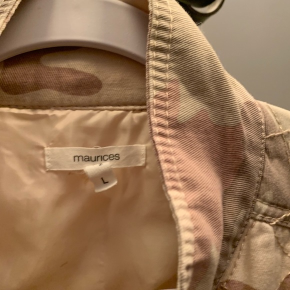 Maurice’s Camo lightweight jacket. EUC - Picture 3 of 4